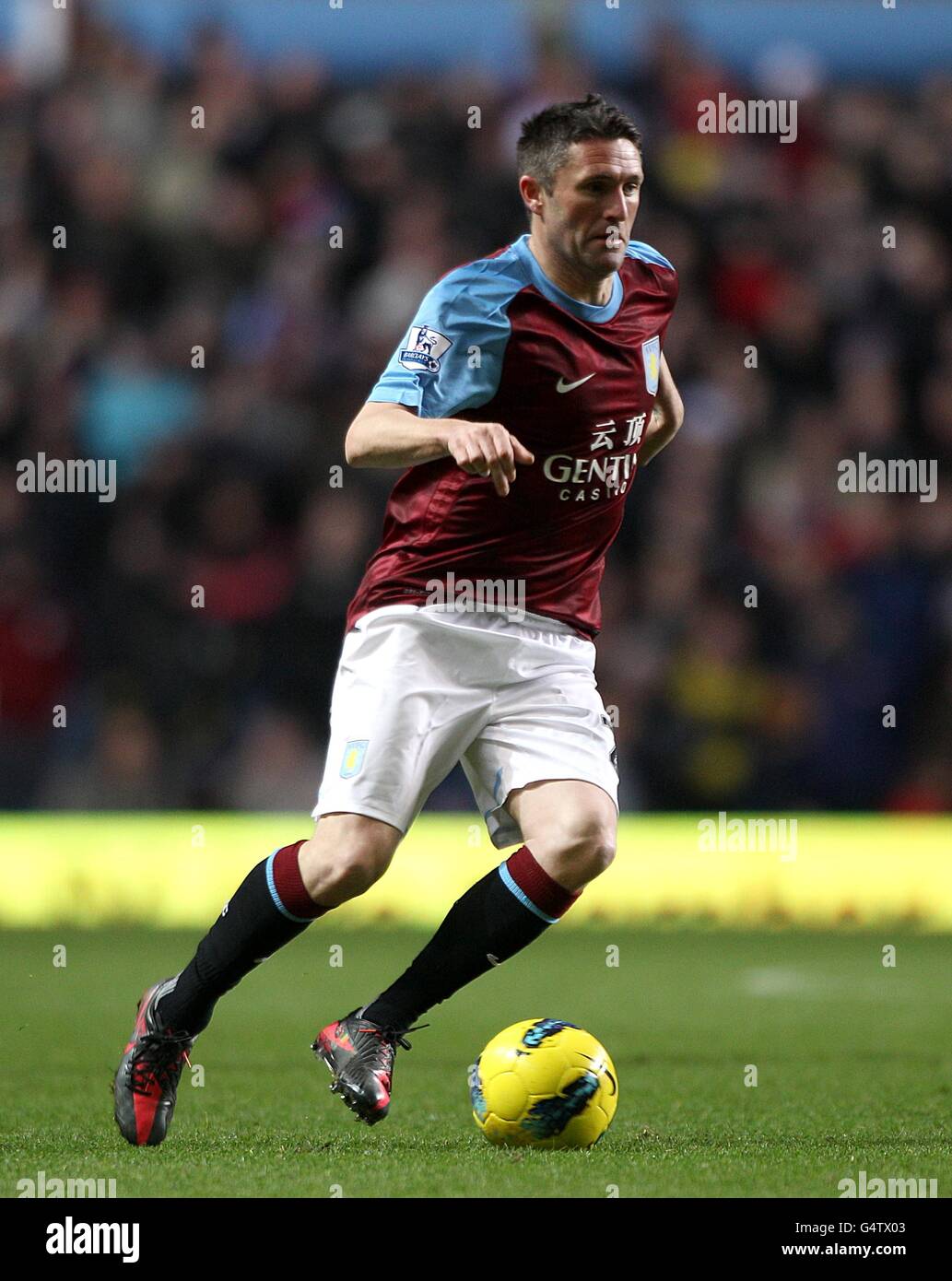 Football - Barclays Premier League - Aston Villa / Everton - Villa Park. Robbie Keane de la Villa Aston Banque D'Images