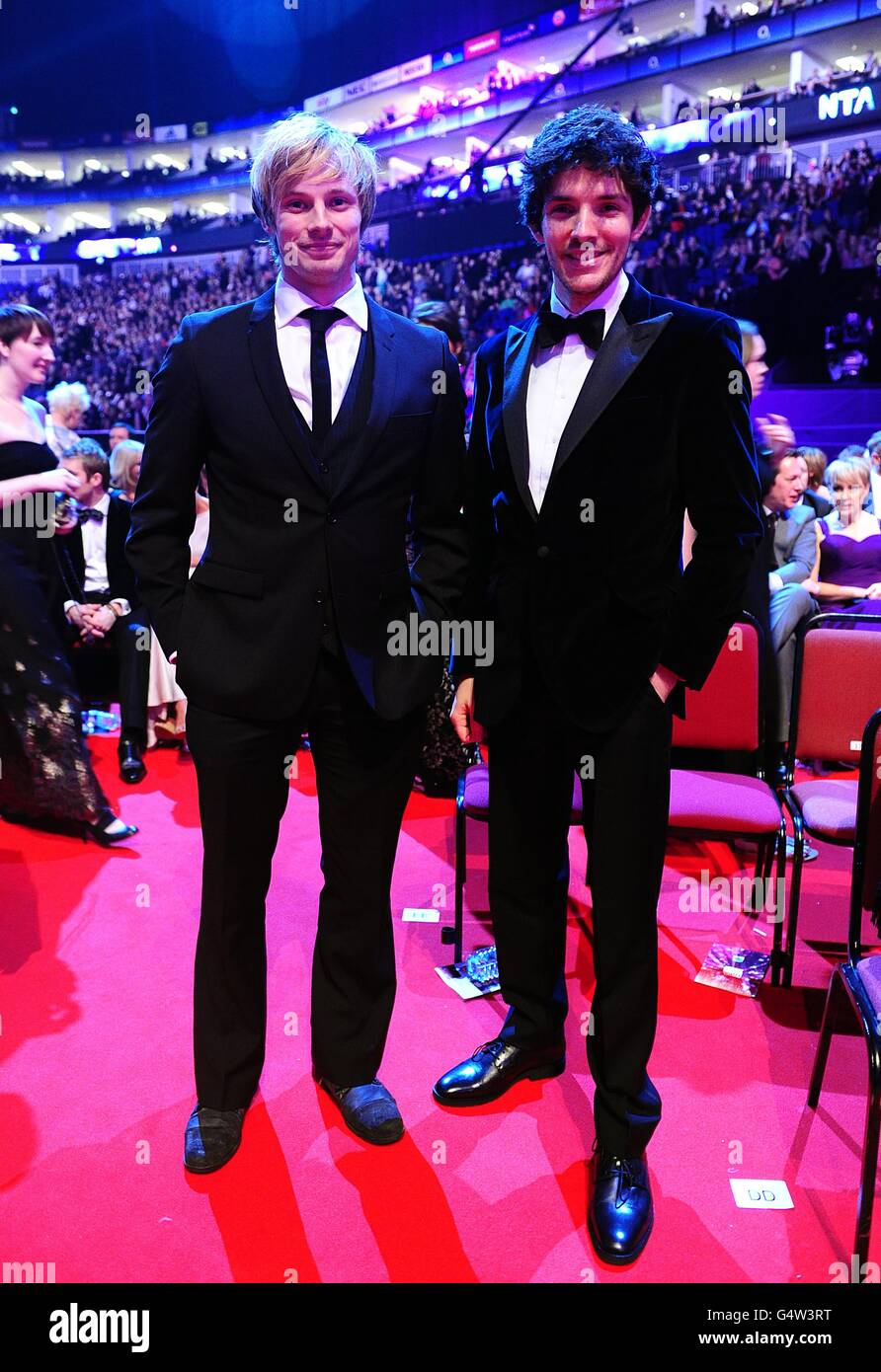 Bradley James et Colin Morgan lors des prix de l'ont 2012 à l'O2, Greenwich, Londres Banque D'Images