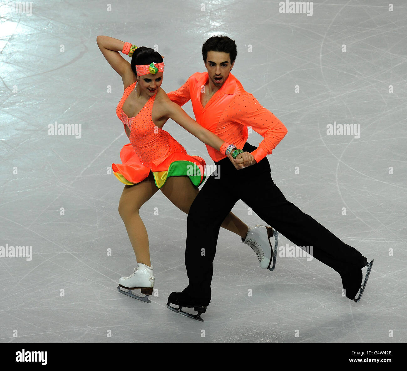 En Espagne, Sara Hurtado et Adria Diaz en action pendant le Danse sur glace Short Dance aux championnats européens de patinage artistique Banque D'Images
