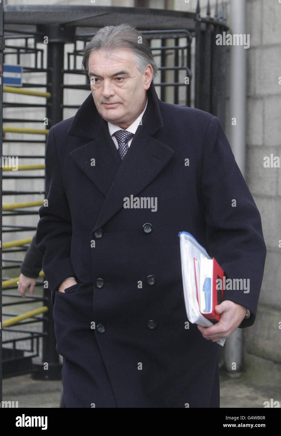 Ian Bailey quitte la Cour suprême de Dublin, où il est extradé vers la France pour s'être interrogé sur le meurtre de la cinéaste Sophie Toscan du Plantier. Banque D'Images