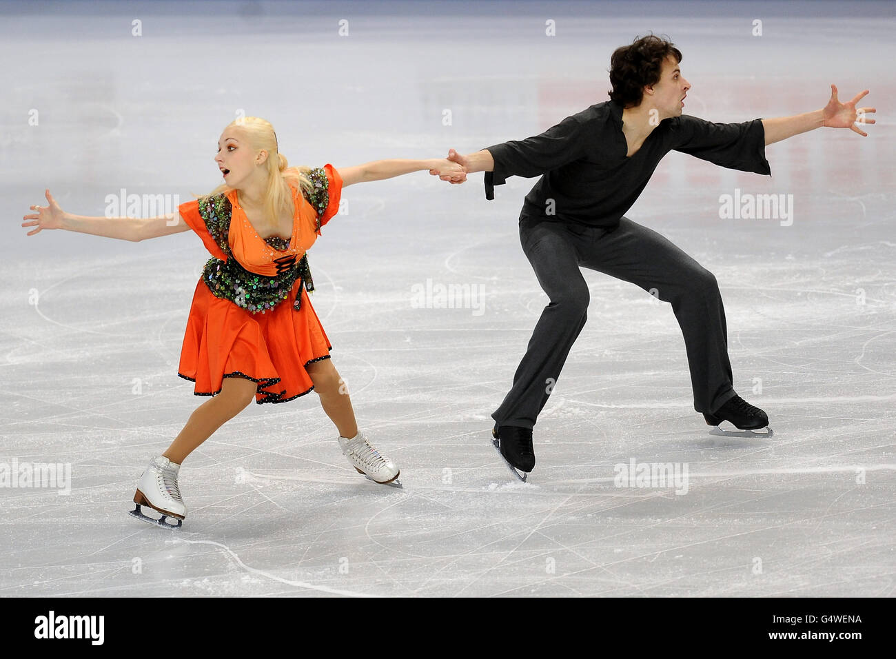 Alexandra Zvorigina et Maciej Bernadowski, de Pologne, en action lors de la ronde préliminaire de la compétition de danse libre sur glace lors des championnats européens de patinage artistique à l'arène Motorpoint, à Sheffield Banque D'Images