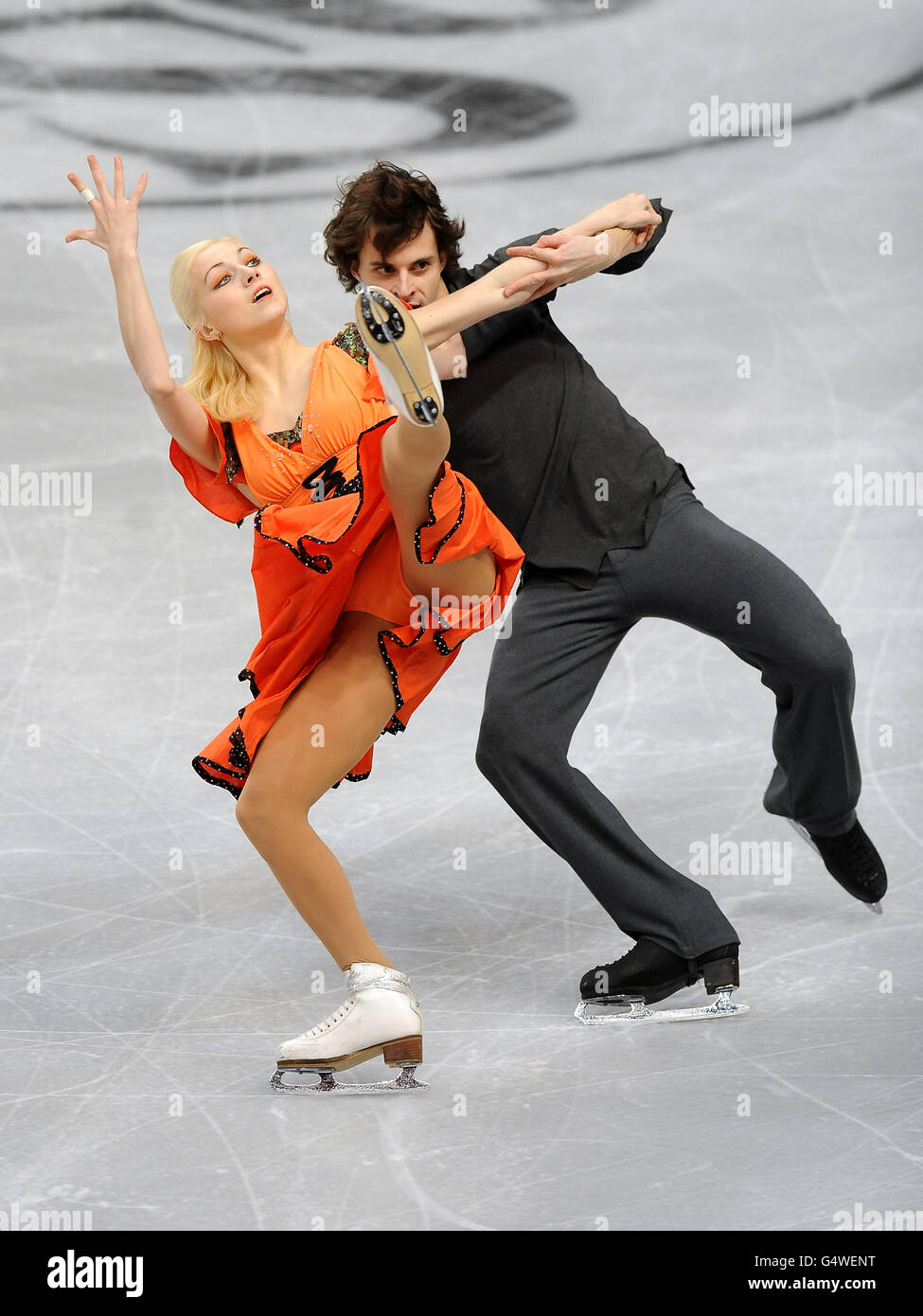Alexandra Zvorigina et Maciej Bernadowski, de Pologne, en action lors de la ronde préliminaire de la compétition de danse libre sur glace lors des championnats européens de patinage artistique à l'arène Motorpoint, à Sheffield Banque D'Images