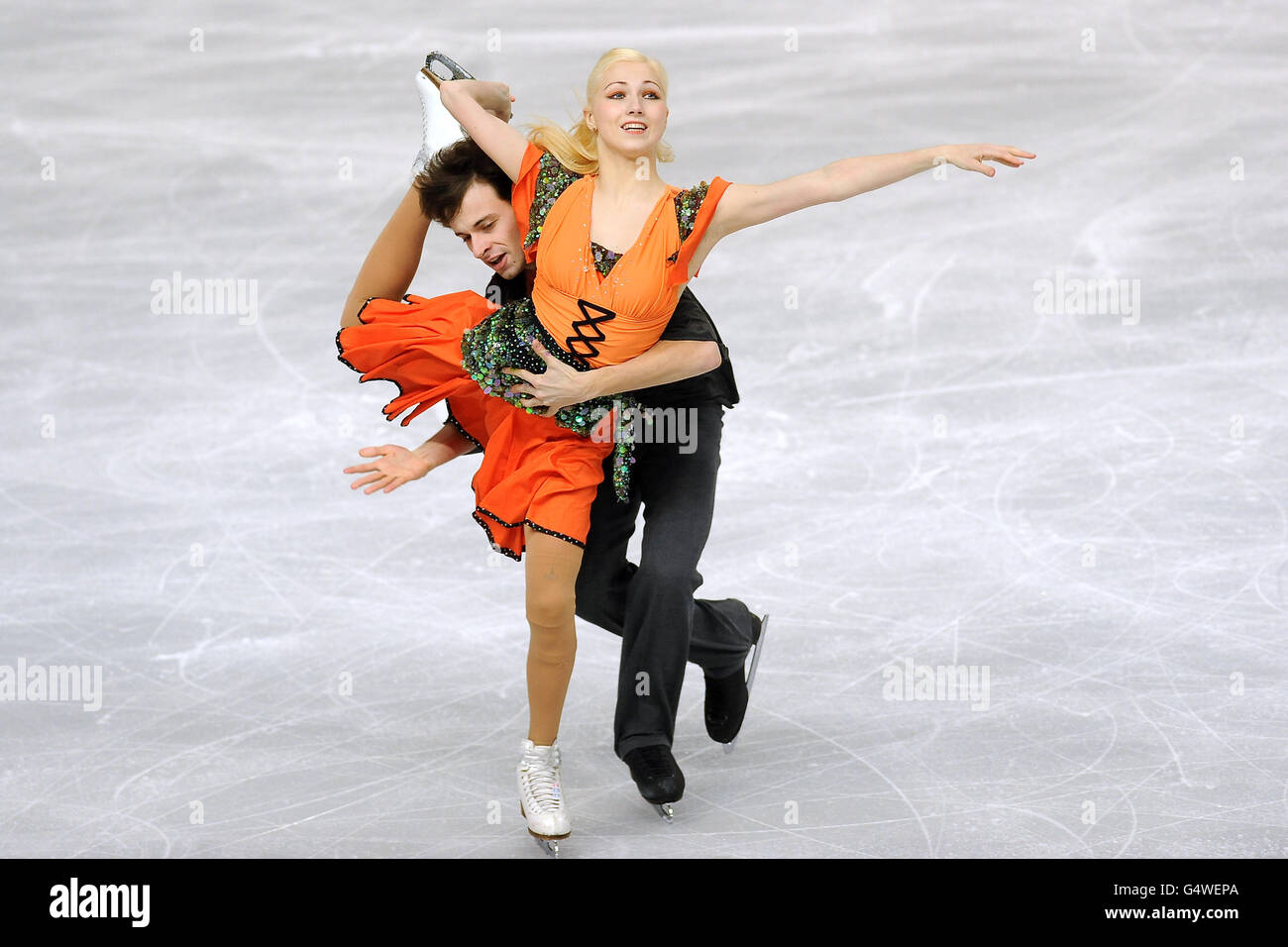 Alexandra Zvorigina et Maciej Bernadowski, de Pologne, en action lors de la ronde préliminaire de la compétition de danse libre sur glace lors des championnats européens de patinage artistique à l'arène Motorpoint, à Sheffield Banque D'Images