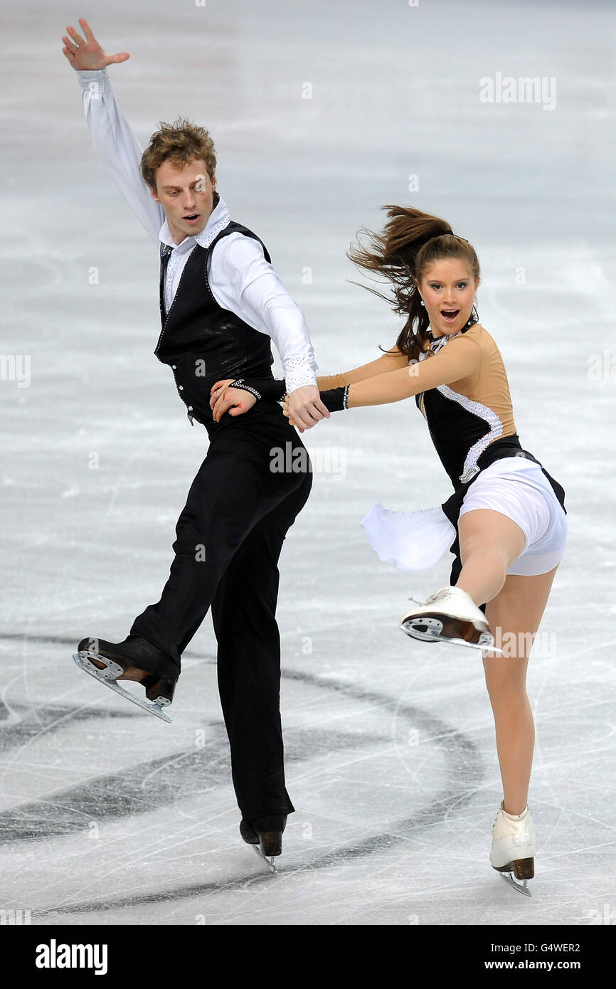 Ekaterina Budrov et Vasili Rogov, en Israël, en action pendant la ronde préliminaire de la compétition de danse libre sur glace pendant les championnats européens de patinage artistique à l'arène Motorpoint, Sheffield Banque D'Images