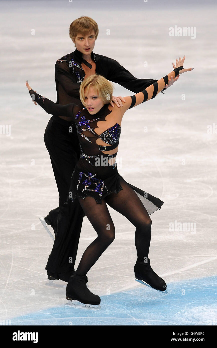 La Biélorussie Lesia Vladzenkava et Vitali Vakunov en action lors de la ronde préliminaire de la compétition de danse libre sur glace lors des championnats européens de patinage artistique à l'arène Motorpoint, Sheffield Banque D'Images