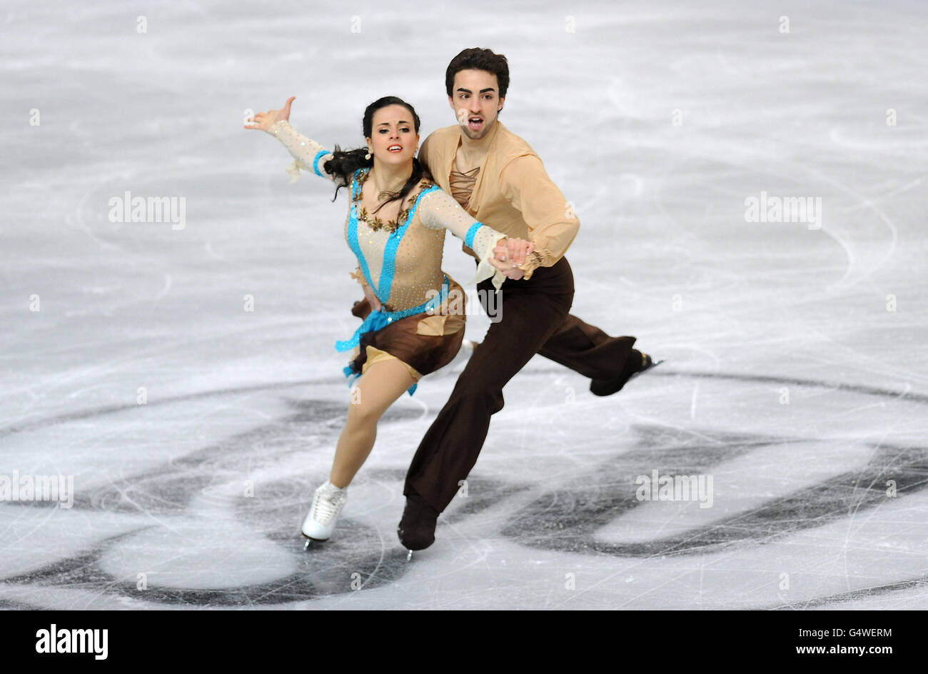 En Espagne, Sara Hurtado et Adriua Diaz sont en action pendant la ronde préliminaire de la compétition de danse libre sur glace pendant les championnats européens de patinage artistique à l'arène Motorpoint, Sheffield Banque D'Images