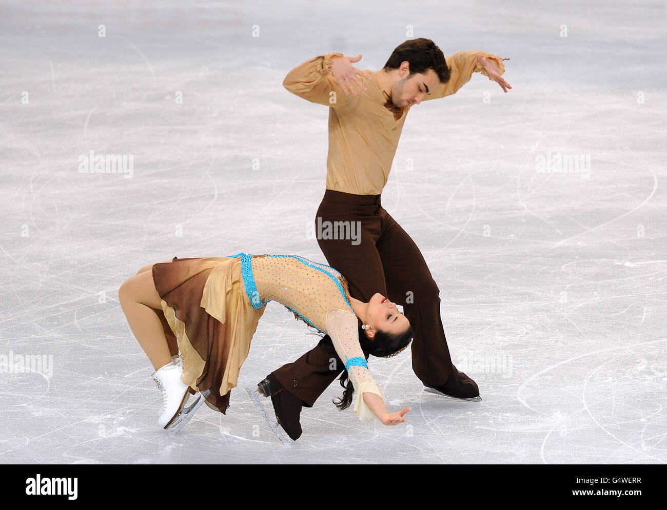 En Espagne, Sara Hurtado et Adriua Diaz sont en action pendant la ronde préliminaire de la compétition de danse libre sur glace pendant les championnats européens de patinage artistique à l'arène Motorpoint, Sheffield Banque D'Images