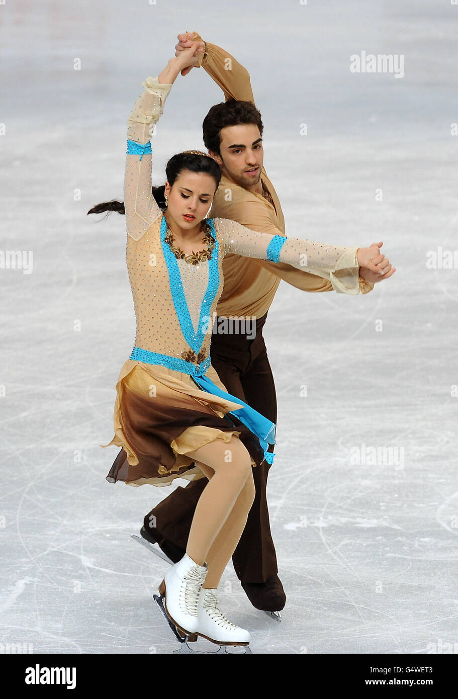 En Espagne, Sara Hurtado et Adriua Diaz sont en action pendant la ronde préliminaire de la compétition de danse libre sur glace pendant les championnats européens de patinage artistique à l'arène Motorpoint, Sheffield Banque D'Images