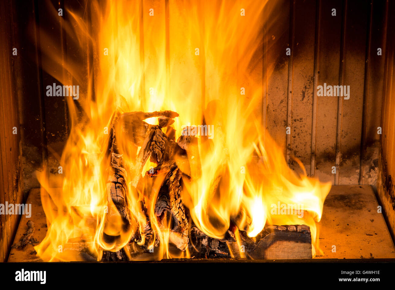 Feu, brûlant, les flammes, les braises, cheminée, Banque D'Images