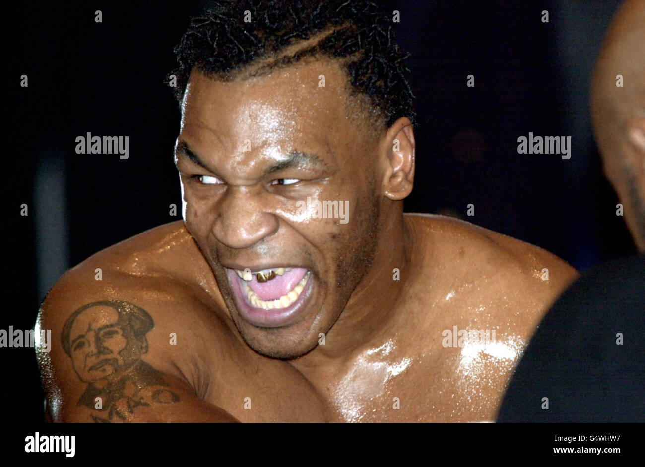 Le boxeur américain Mike Tyson lors d'une séance d'entraînement ouverte dans sa salle de sport privée du Grosvenor House Hotel, Londres. Tyson préparait son combat contre Julius Francis à la MEN Arena de Manchester. Banque D'Images