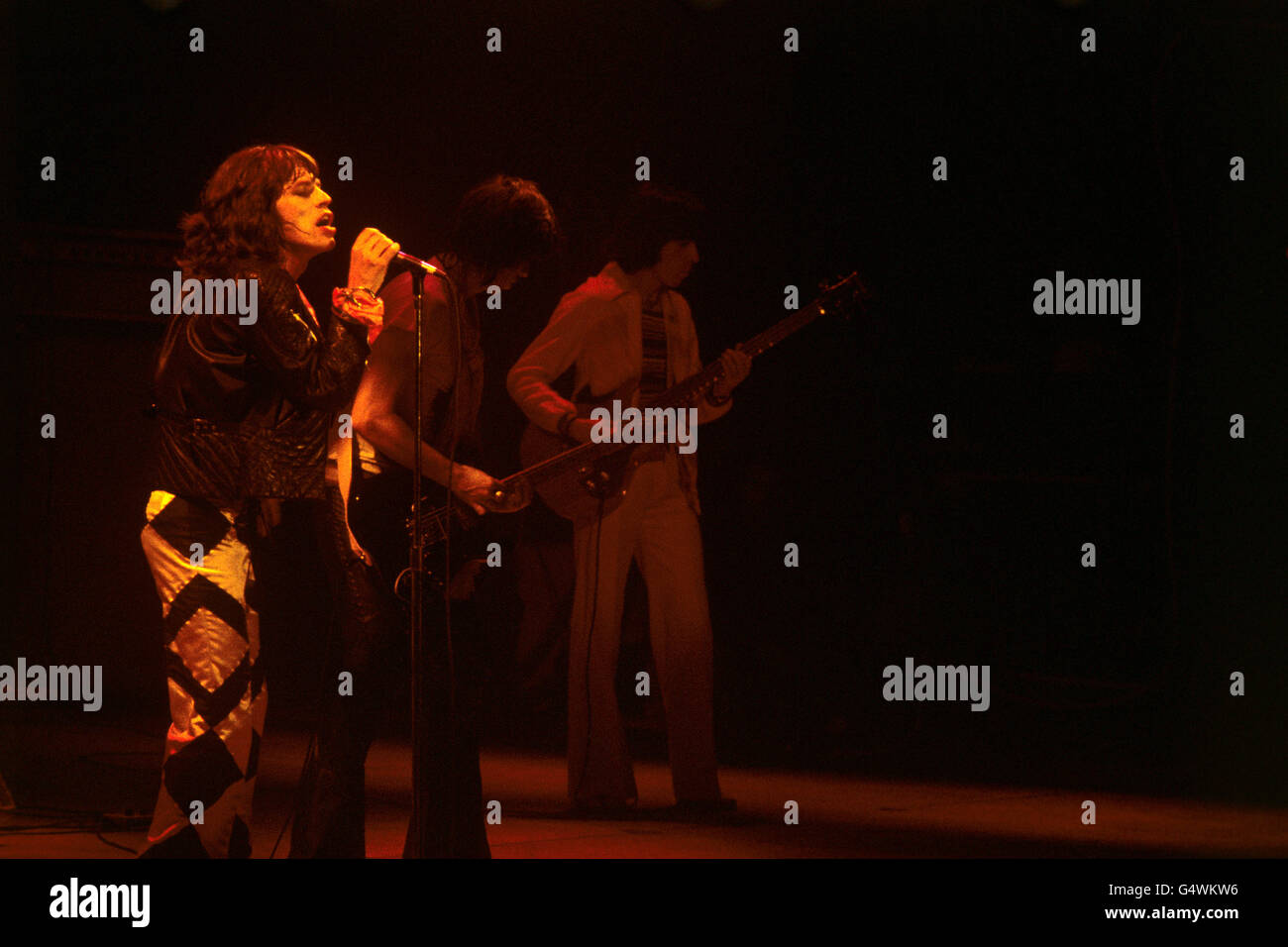 Les Rolling Stones sur scène lors du premier concert britannique de leur tournée européenne. Banque D'Images