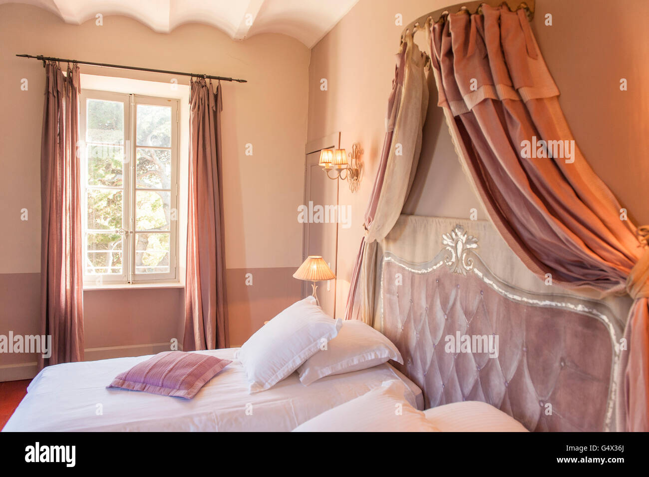 Prix de détail Chambre d'hôtes du Château le Bouïs, un vineyard retreat  entre Narbonne et Gruissan, France Photo Stock - Alamy