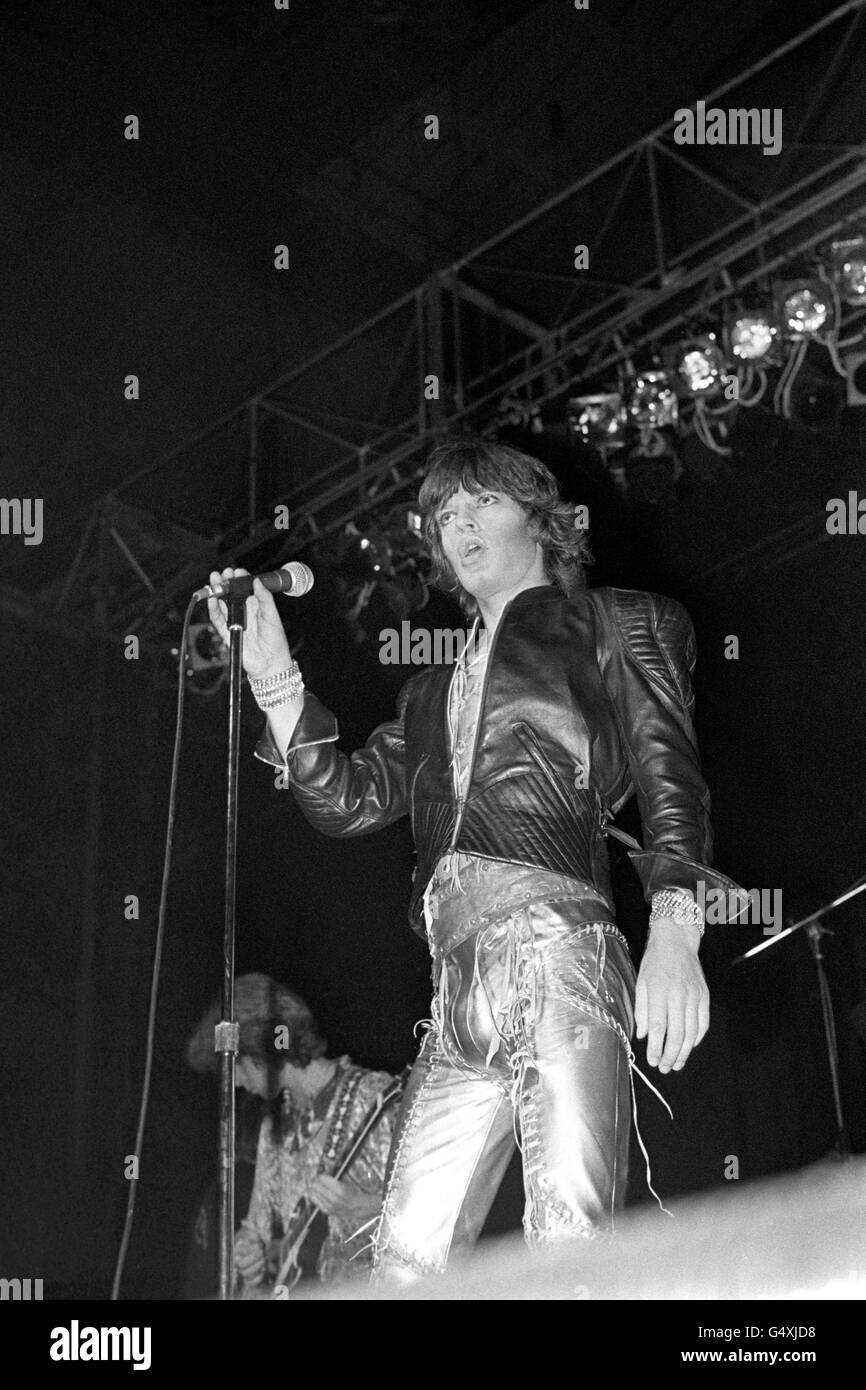 Mick Jagger, le chanteur principal des Rolling Stones, en concert à Wembley, Londres. Banque D'Images