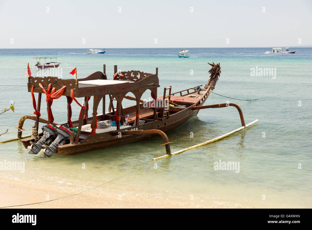 L'INDONÉSIE, Bali, bateau en bois sur l'île de Pulau Gili Meno Photo Stock  - Alamy