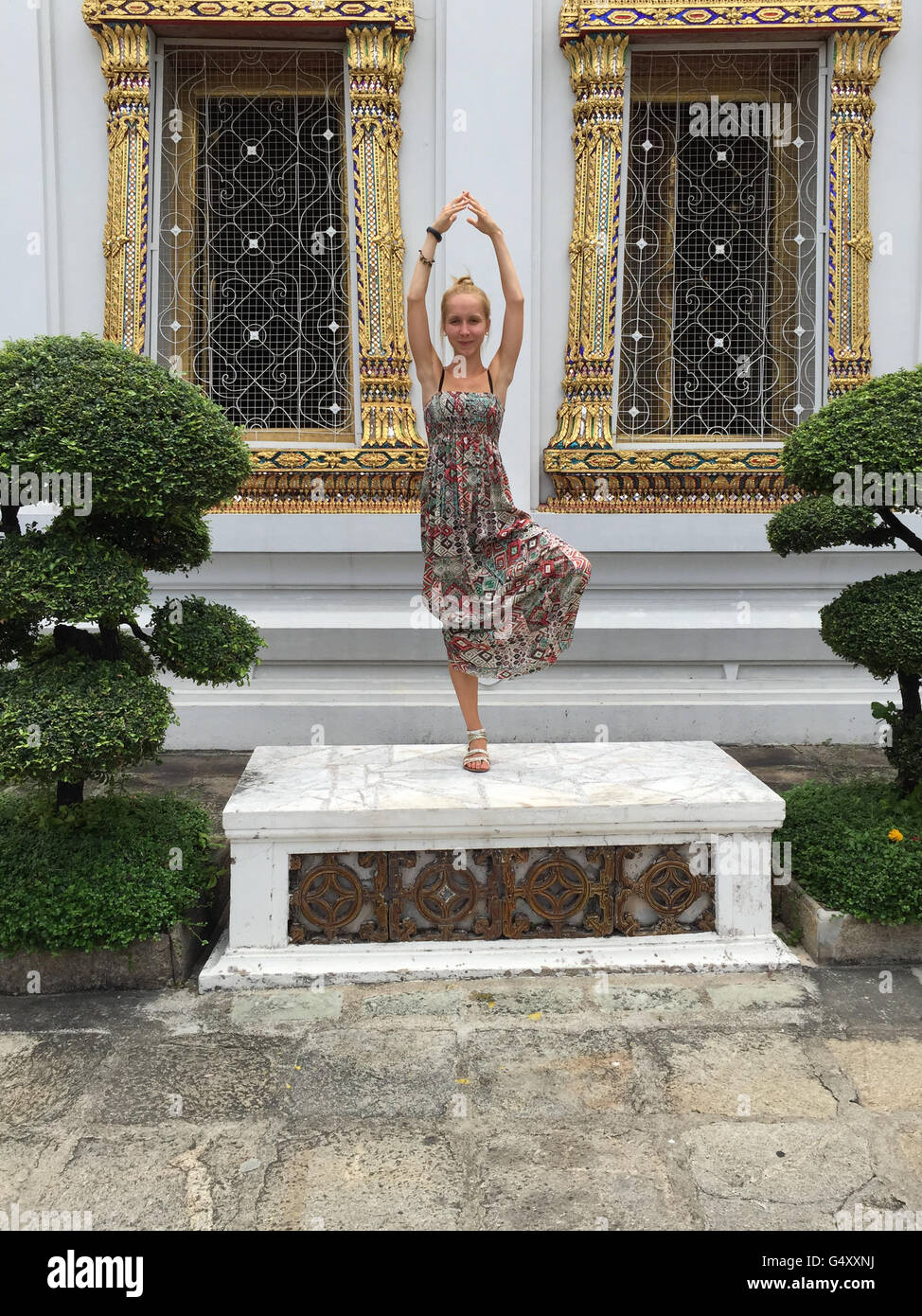 Thaïlande, Bangkok, centralthailand, yoga dans le temple bouddhiste Wat Pho royal dans le centre de la vieille ville historique Banque D'Images