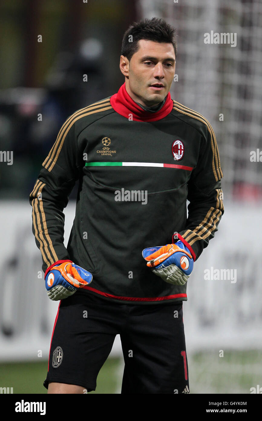 Football - Ligue des champions de l'UEFA - Round de 16 - première étape - AC Milan / Arsenal - Stadio Giuseppe Meazza. Marco Amelia, gardien de but AC Milan Banque D'Images