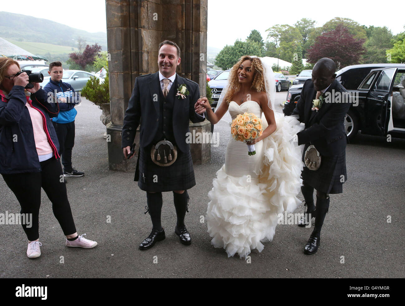 Tianna Chanel Flynn arrive à la Mar Hall resort de Renfrewshire avant son mariage à l'acteur Martin Compston. Banque D'Images