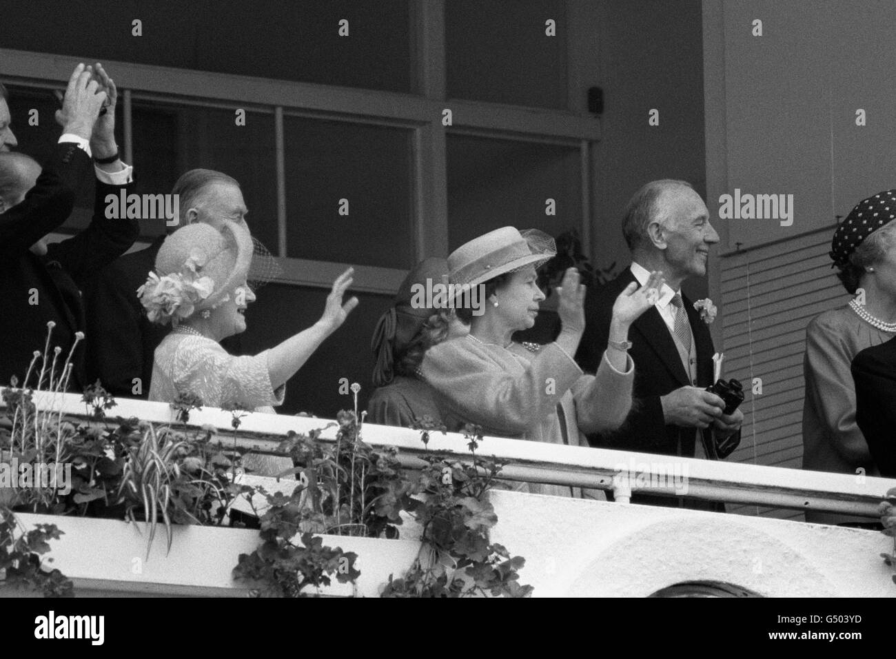 Les courses de chevaux - Journée du Derby - Epsom Downs Racecourse Banque D'Images