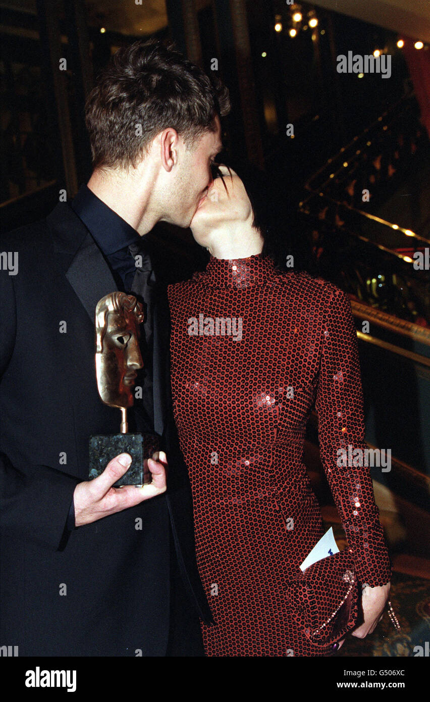 Jude Law et sa femme Sadie Frost à la fête post-Orange British film Academy Awards (BAFTA's) au Cafe Royal. Banque D'Images