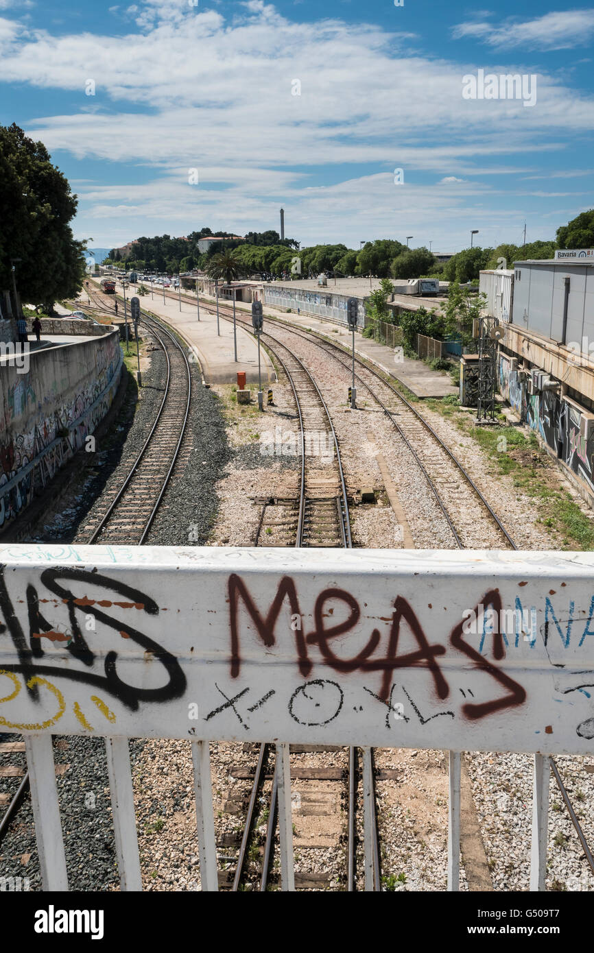 Gare et Graffiti, Split, Croatie, la côte dalmate Banque D'Images