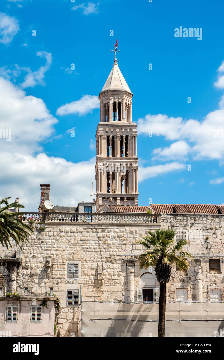 Split Site du patrimoine mondial de l'UNESCO, la Croatie, la côte dalmate, palais de Dioclétien et la cathédrale saint Domnius Banque D'Images