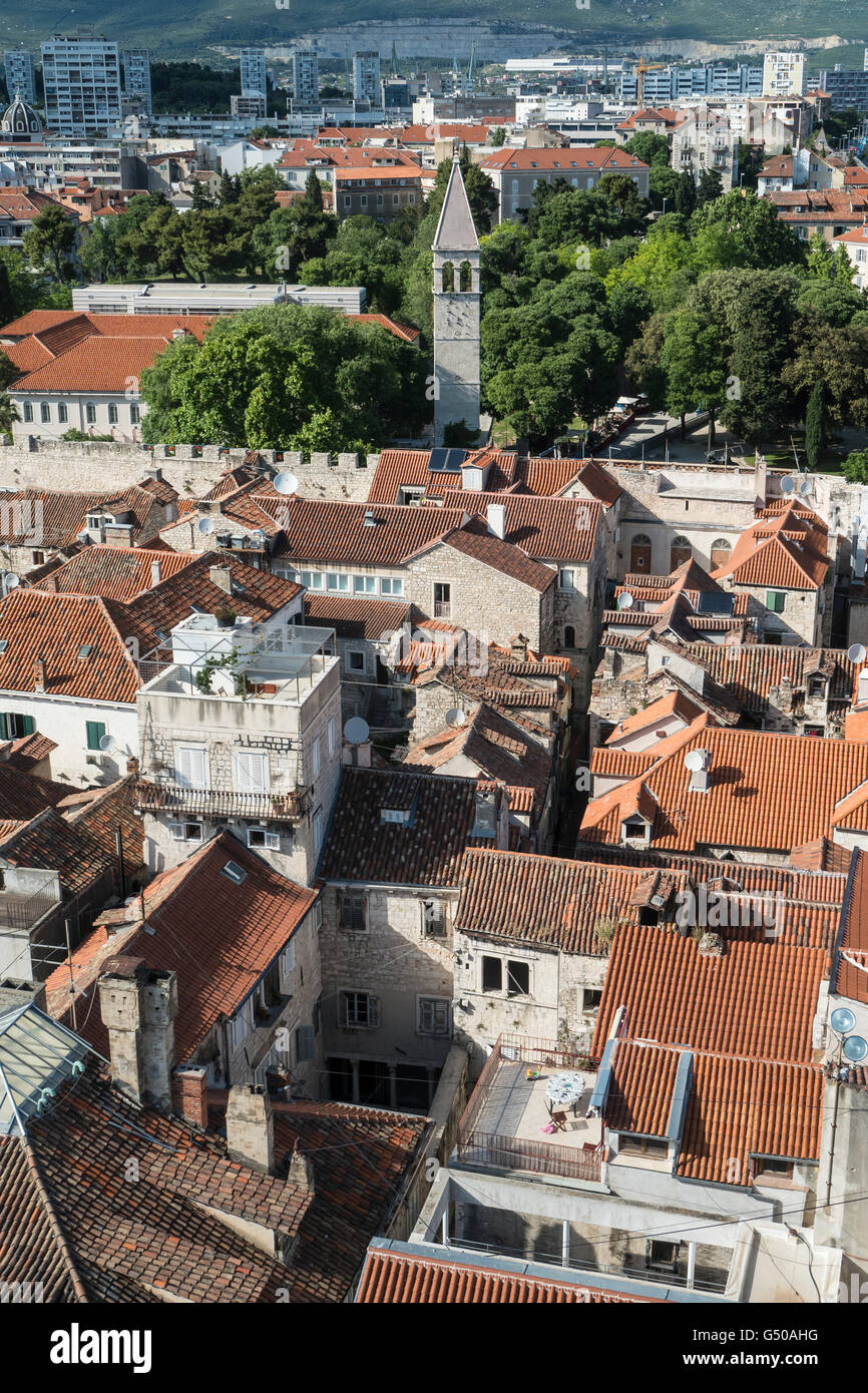 Split Site du patrimoine mondial de l'UNESCO, la Croatie, la côte dalmate, Vue nord de la tour de la cathédrale de saint Domnius Banque D'Images