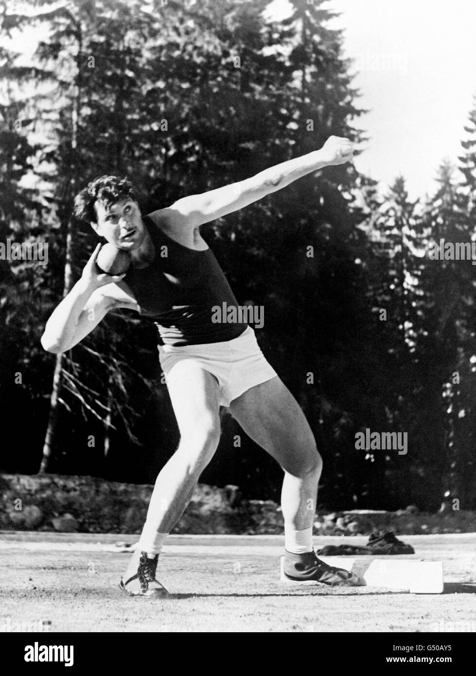 Athlétisme - Jeux olympiques de Helsinki 1952 - lancer du poids hommes  Photo Stock - Alamy