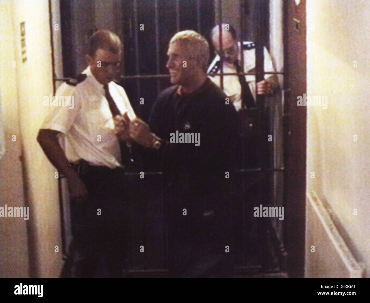 : la police de Kent a publié une photo de Kenneth Noye en détention au commissariat de police de Dartford le 20 mai 1999. L'homme de 52 ans a été reconnu coupable du meurtre de Stephen Cameron, 21 ans, lors d'un combat de rage sur le M25 Swanley Interchange. *... dans le Kent le 19 mai 1996. Banque D'Images
