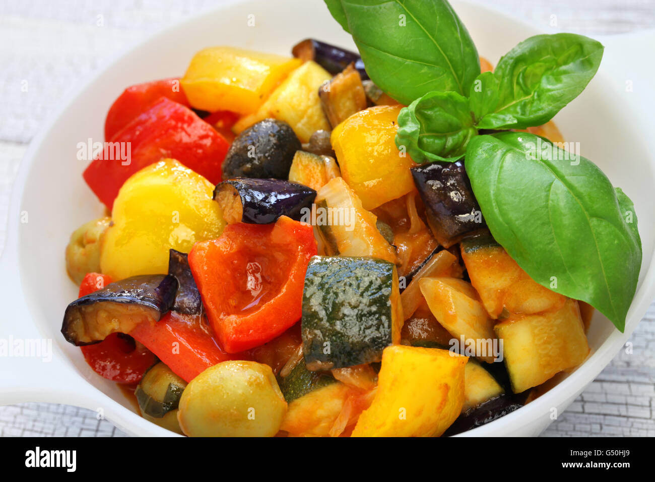 Caponata sicilienne, italienne, ragoût de légumes aubergine aubergine Banque D'Images