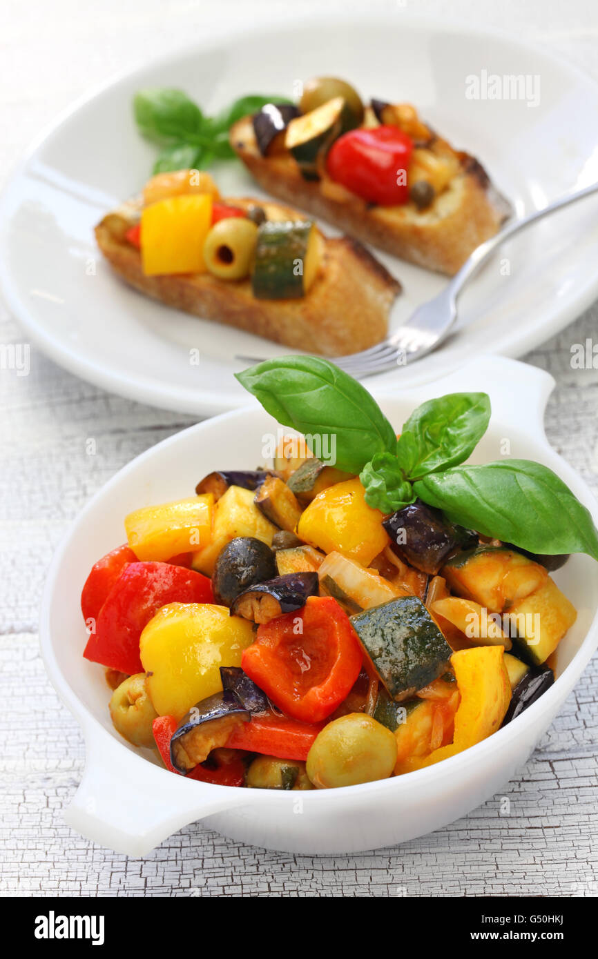 Caponata sicilienne, italienne, ragoût de légumes aubergine aubergine Banque D'Images
