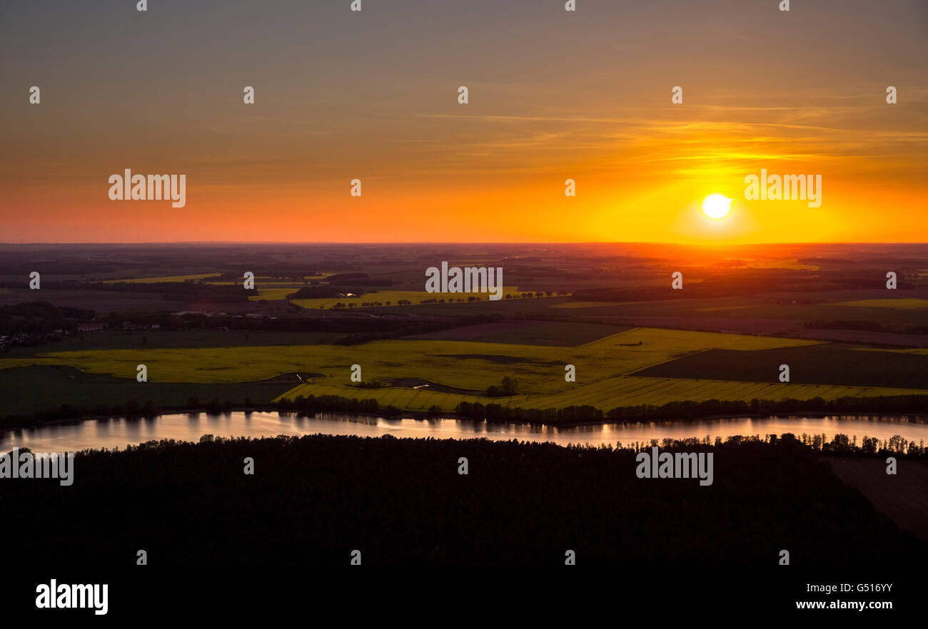 Vue aérienne, à la recherche sur l'Müritzarm Prilborn avec coucher du soleil, direction Larz, Mecklenburg Lake District, Rheinsberg, Mecklembourg Banque D'Images