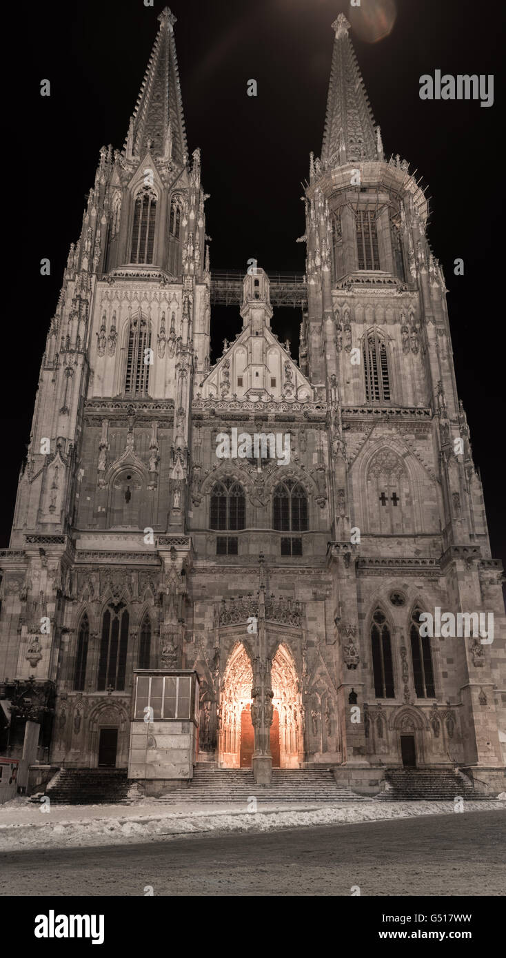 Nuit d'hiver à Regensburg - Dom St. Banque D'Images