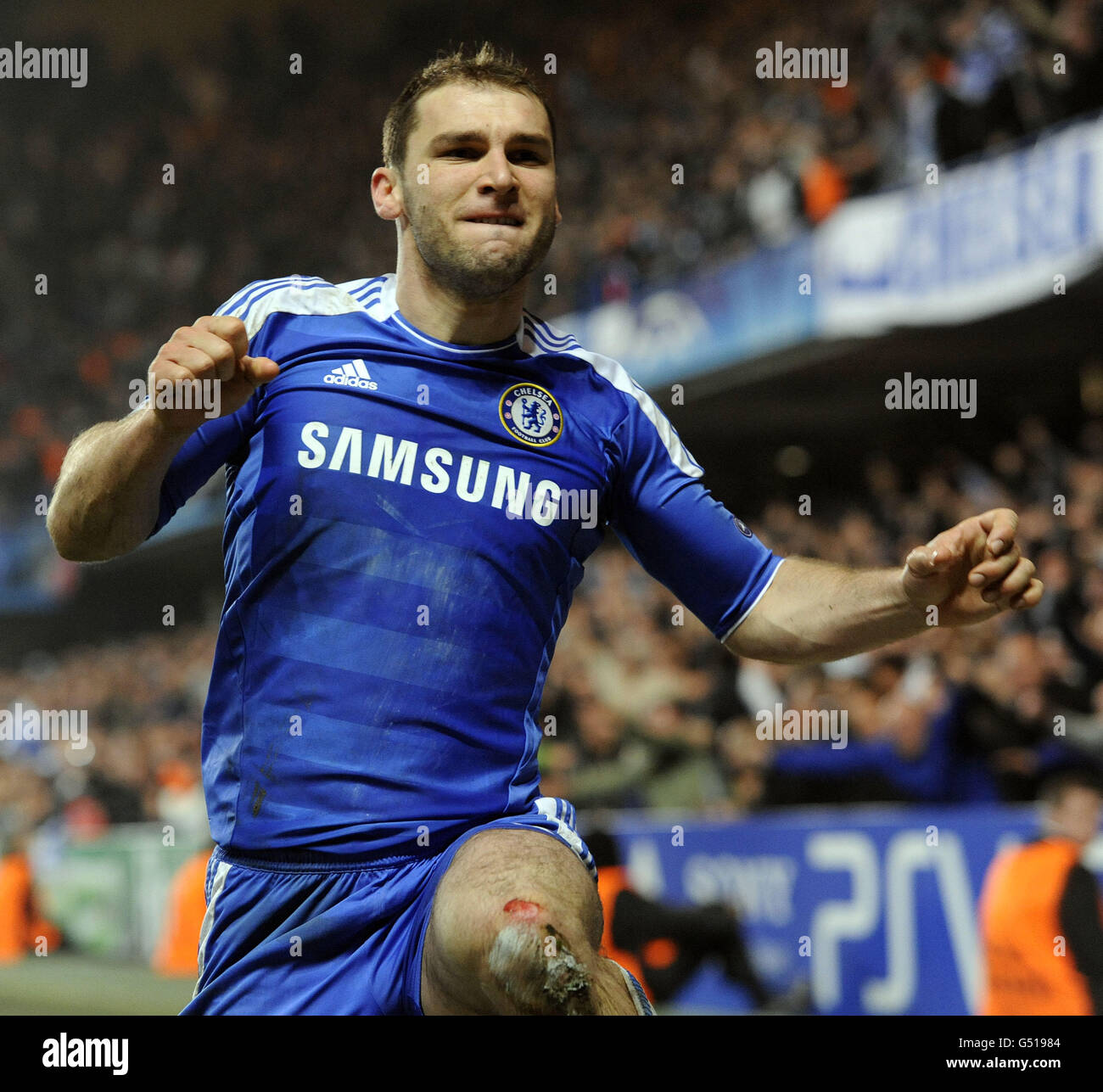 Football - UEFA Champions League - Round of 16 - second Leg - Chelsea v Napoli - Stamford Bridge.Branislav Ivanovic, de Chelsea, célèbre le but gagnant lors du match de la Ligue des champions de l'UEFA à Stamford Bridge, Londres. Banque D'Images