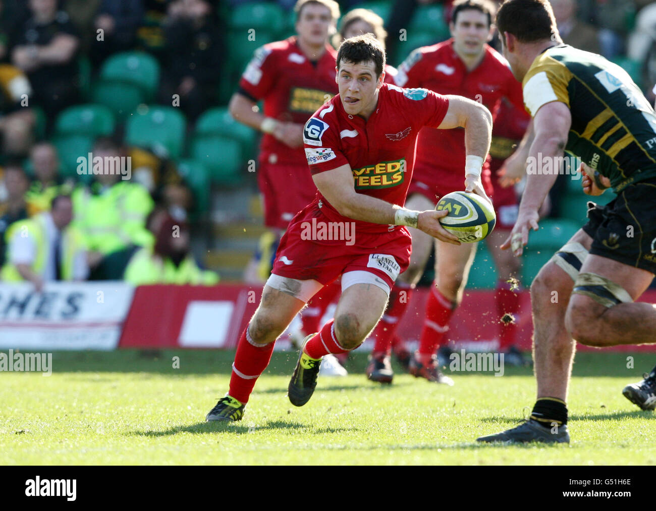 Rugby Union - LV =Cup - Demi-finale - Northampton Saints v Llanelli Scarlets - Franklins Gardens Banque D'Images