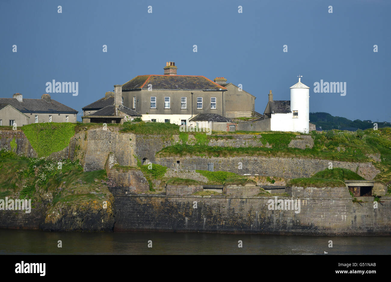 Fort de Duncannon et phare, Co Wexford, Irlande Banque D'Images
