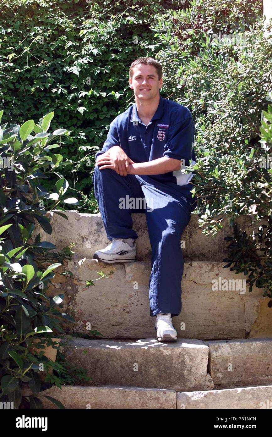 Le buteur d'Angleterre Michael Owen se détend à la Villa Madama à Malte. L'Angleterre affronte Malte demain lors d'un match international amical au stade national sur l'île de Mediterraen. Banque D'Images