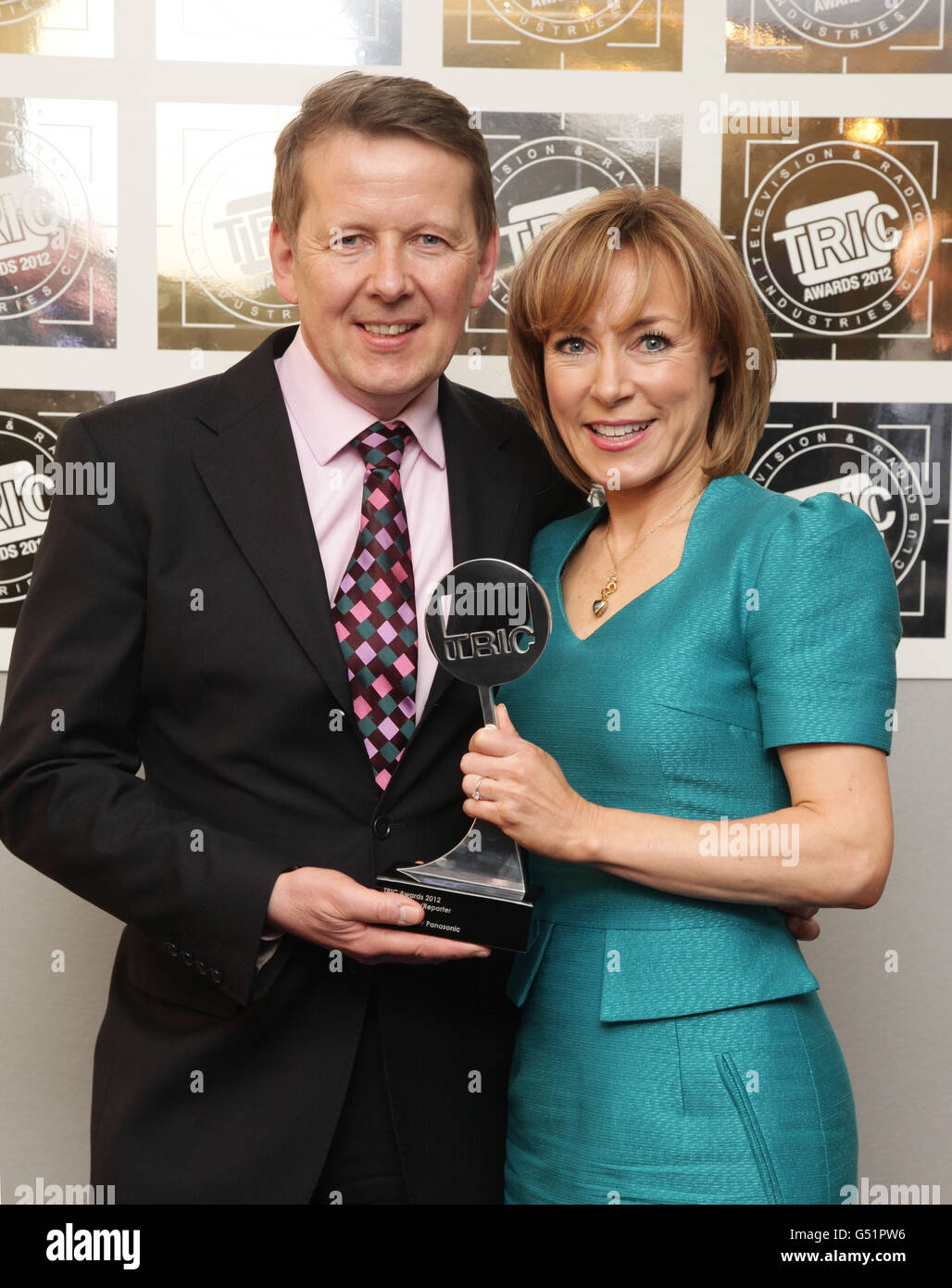 Bill Turnbull et Sian Williams, avec son Newscaster/reporter of the Year Award, aux TRIC Awards, à l'hôtel Grosvenor House sur Park Lane, dans le centre de Londres. Banque D'Images