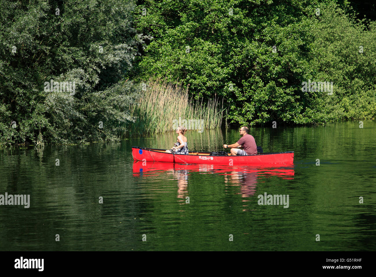 Canoe sur le lac Schaalsee, Mecklembourg Poméranie occidentale, l'Allemagne, de l'Europe Banque D'Images