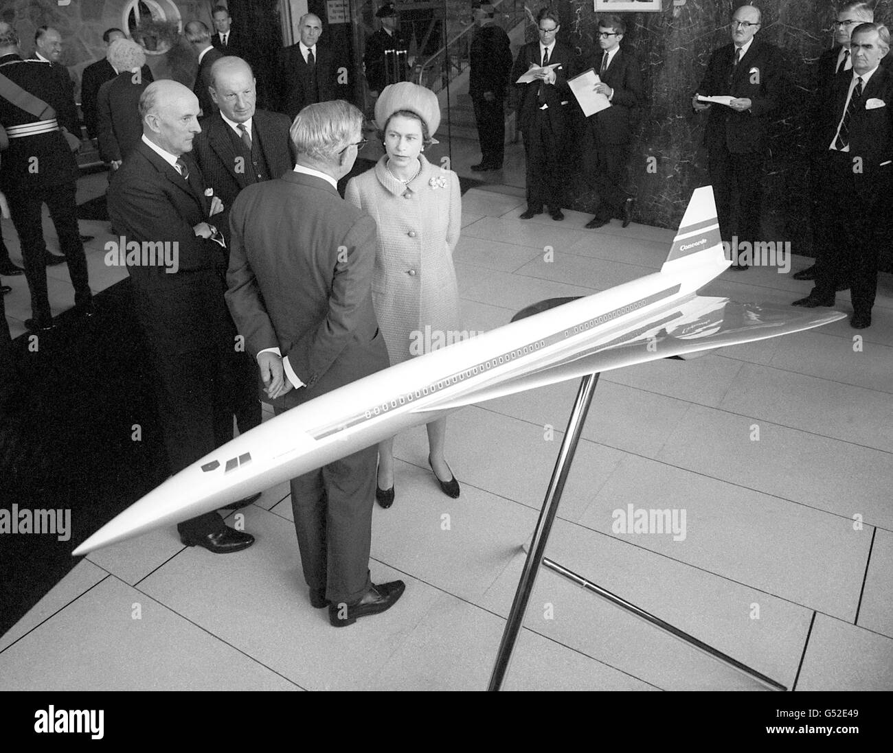 Image - La reine Elizabeth II - British Aircraft Corporation travaille, Bristol Banque D'Images