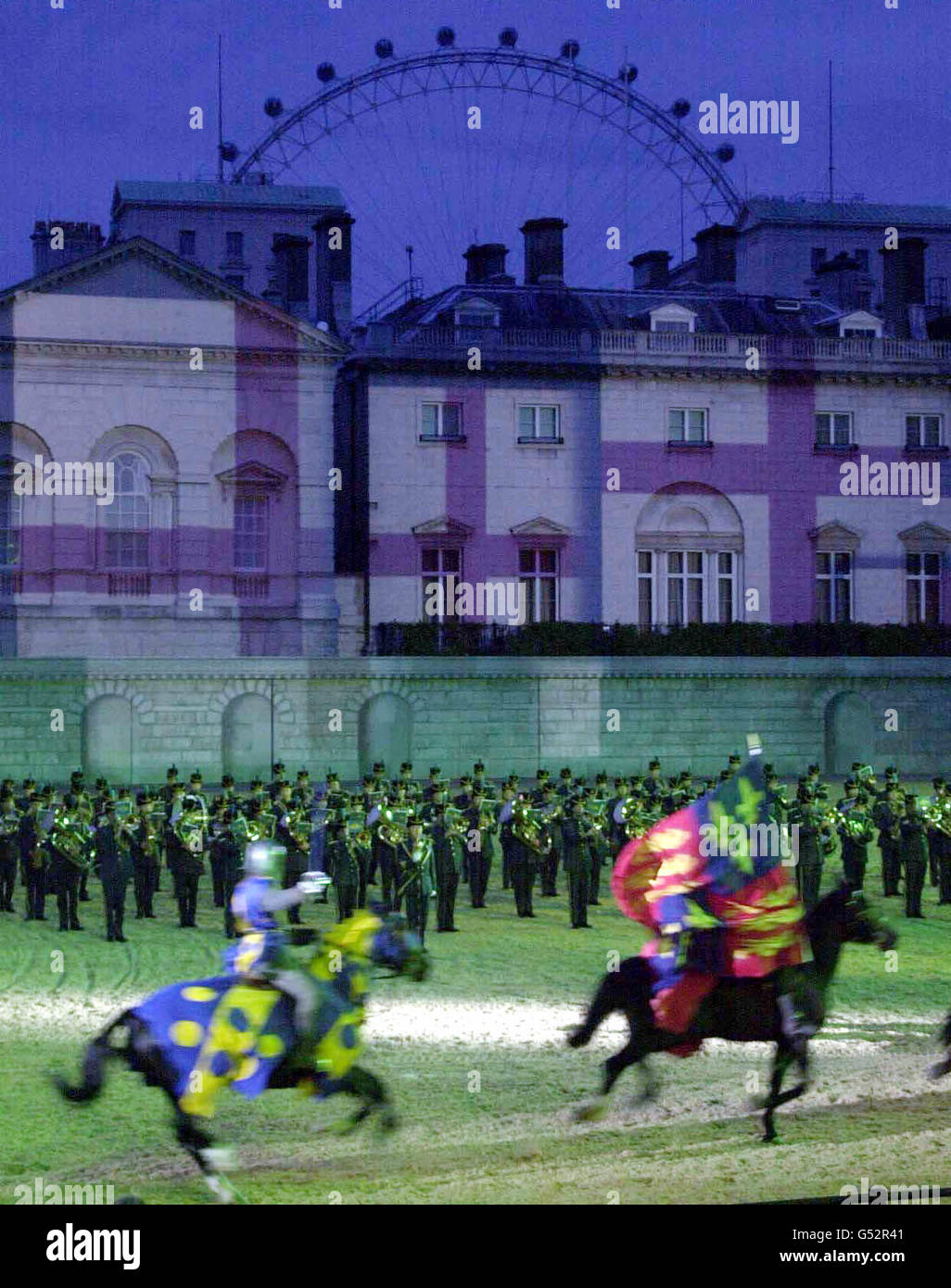 Une scène de la répétition de robe du Royal Military Tattoo dans Horse Guards Parade.Le Tattoo, célébrant 1000 ans de défense du Royaume. Banque D'Images