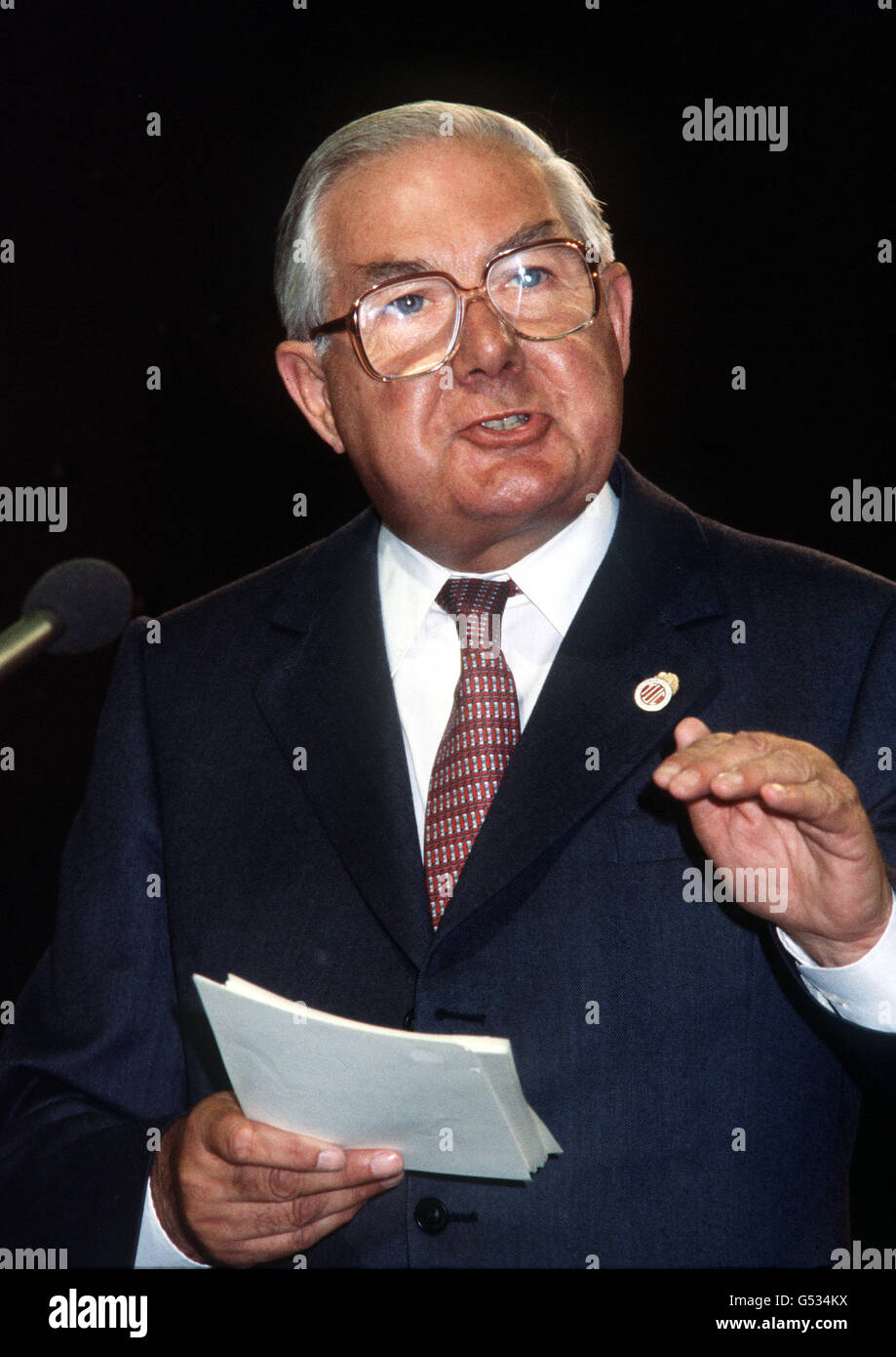 JAMES CALLAGHAN 1980: Le chef de l'opposition et ancien Premier ministre travailliste James Callaghan s'est addevant le 112ème Congrès annuel des syndicats des métiers à Brighton. Banque D'Images