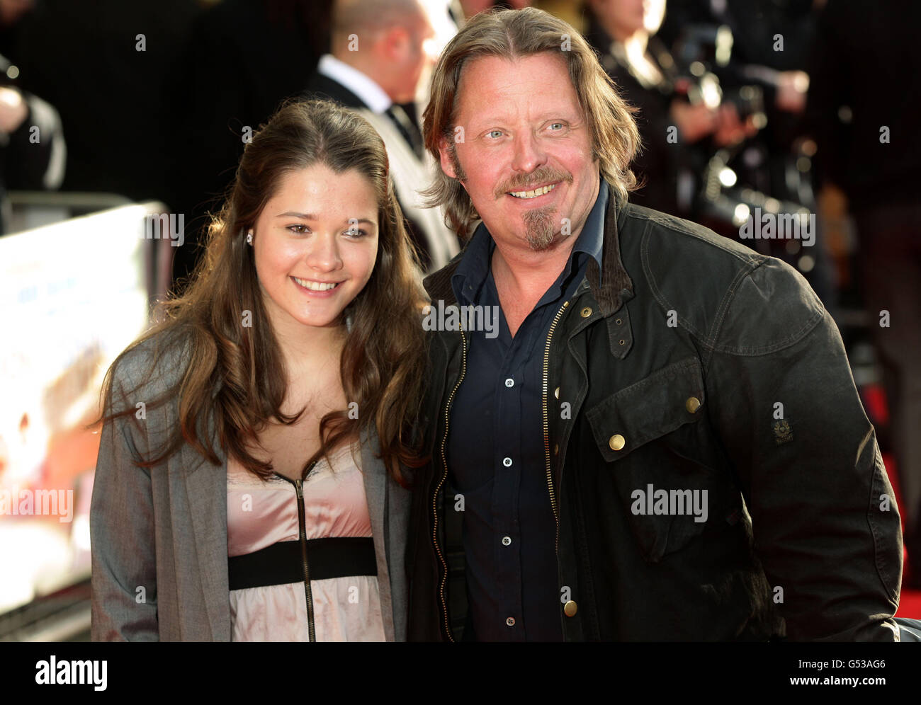 Charlie Boorman et sa fille Kinvara arrivent pour la première britannique de pêche au saumon au Yémen, à ODEON Kensington, Kensington High Street dans l'ouest de Londres. Banque D'Images