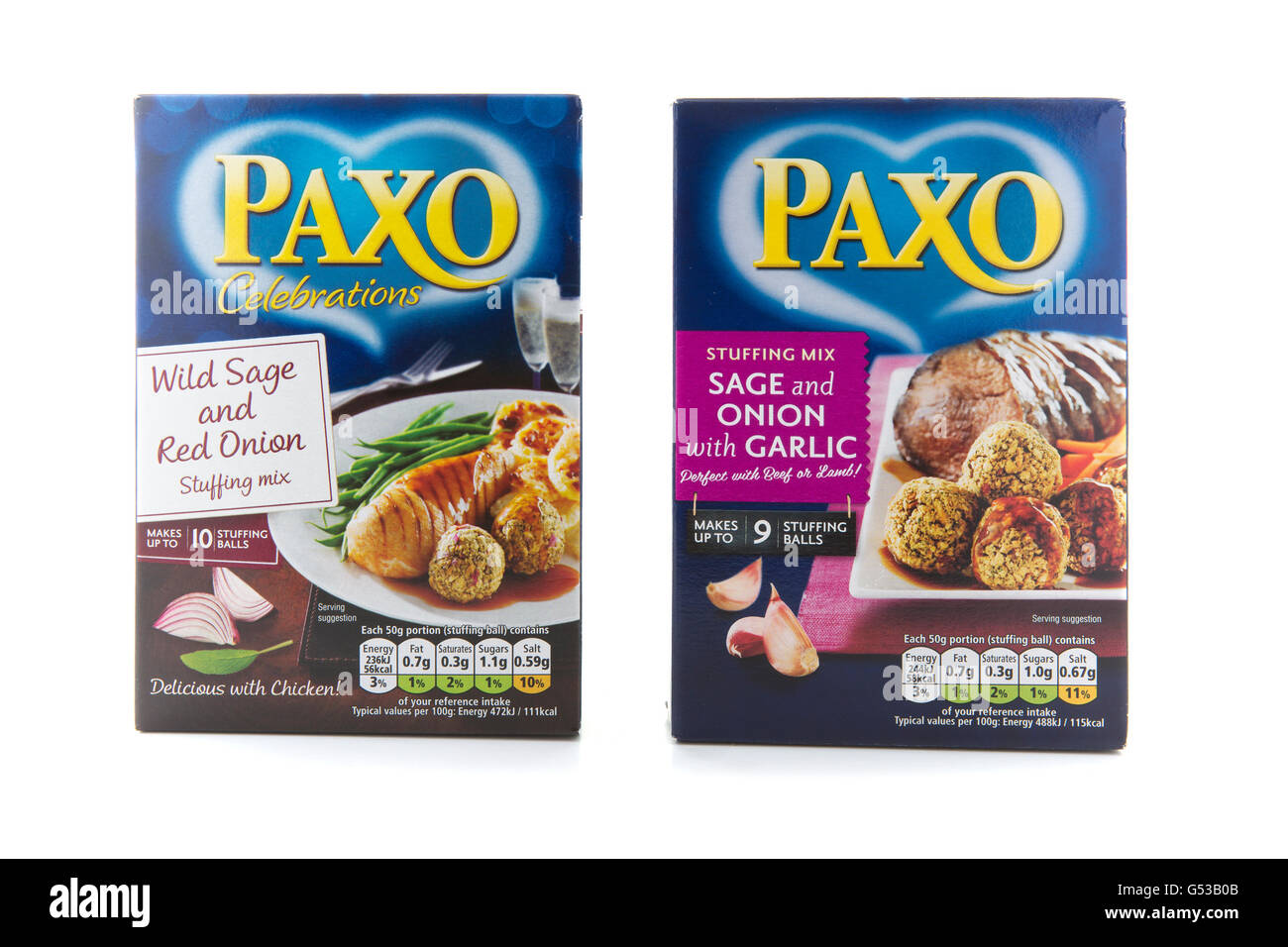 Paquets de Paxo sage sauvages à l'ail et oignon rouge farce sur fond blanc Banque D'Images