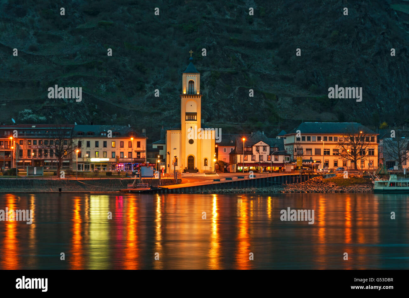 St Goarshausen, Rhin, la nuit, la Vallée du Haut-Rhin moyen, site du patrimoine mondial de l'UNESCO, Rhénanie-Palatinat Banque D'Images