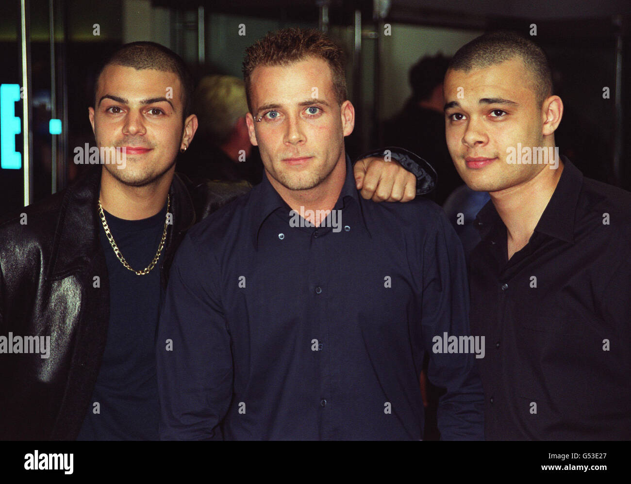 De gauche à droite : ABS Breen (Richard Breen), J Brown (Jason Brown) et Sean Conlon du groupe pop Five arrivent pour la première du film X-Men, au cinéma Odeon de Leicester Square, Londres. Banque D'Images