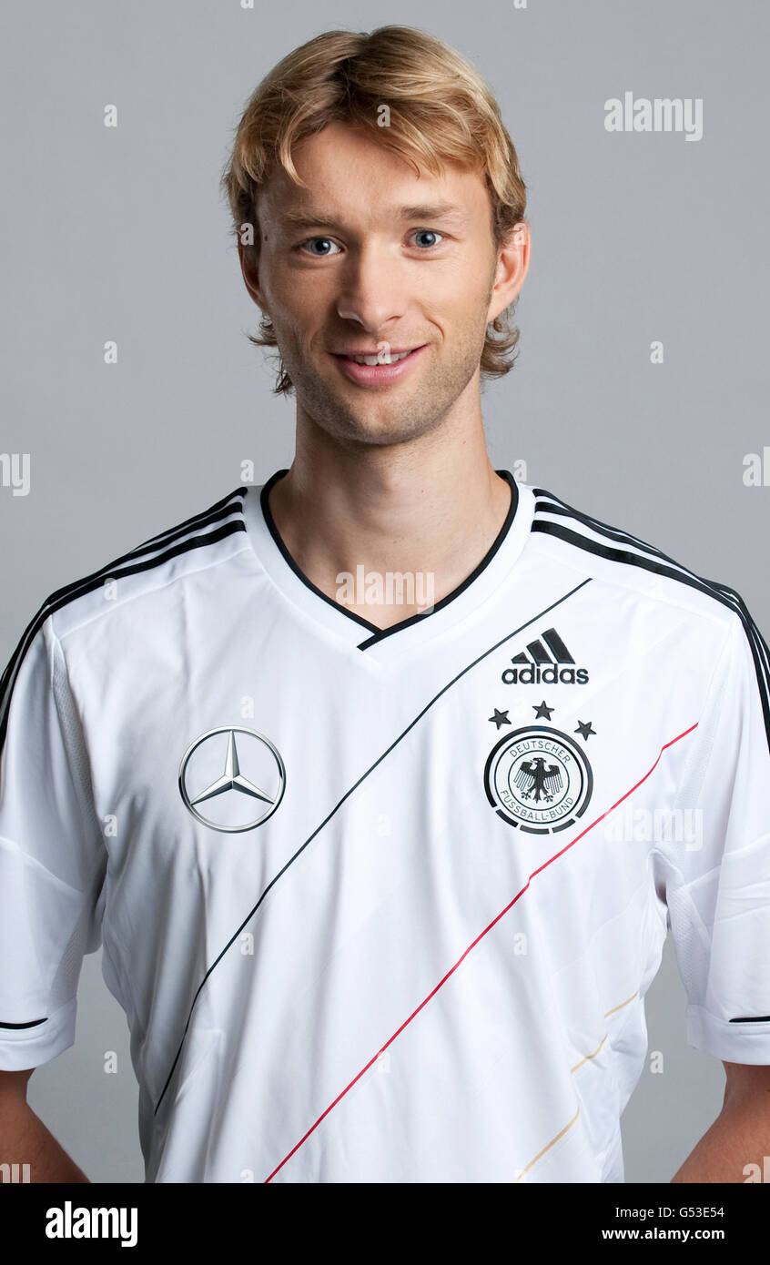Simon Rolfes, sur le site officiel de portrait photo session de la Men's national allemand de l'équipe de football le 14 novembre 2011, Hambourg Banque D'Images