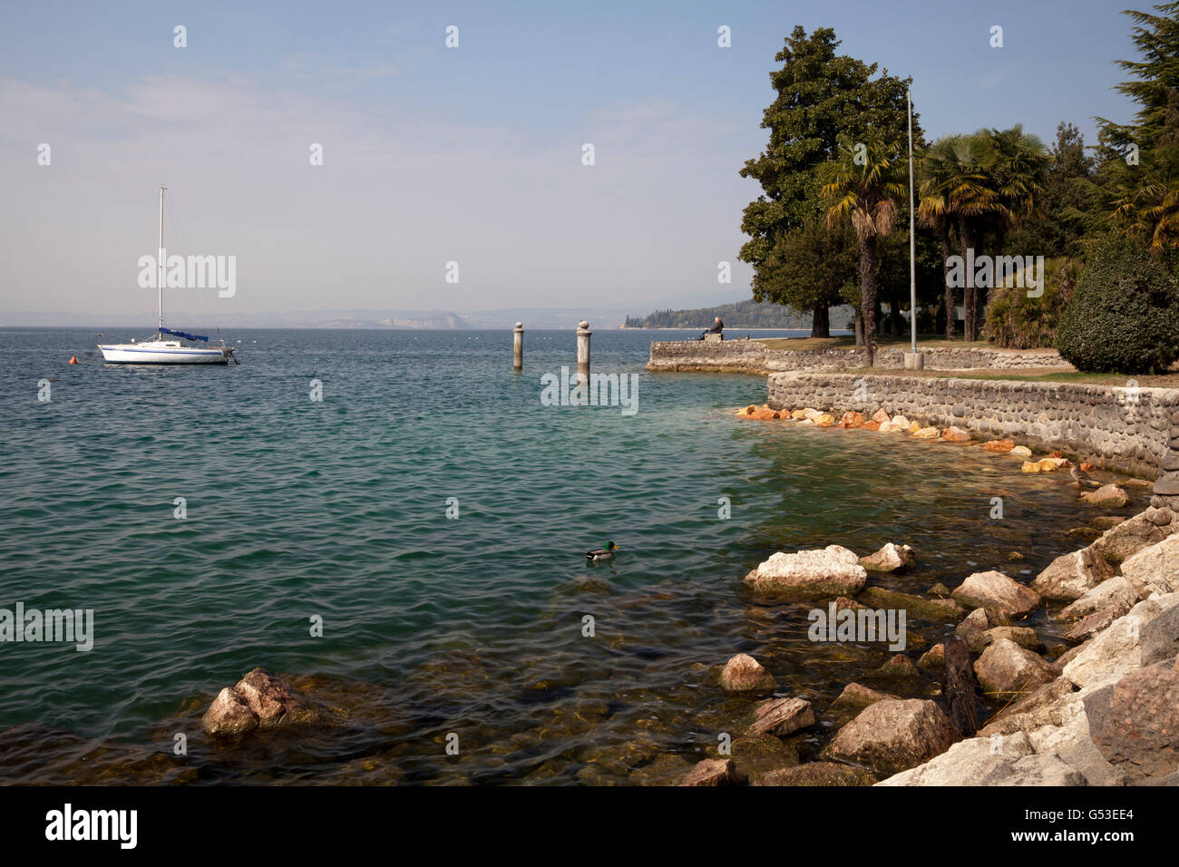 Rive du Lac de Garde, Lado di Garda, Vénétie, Italie, Europe, PublicGround Banque D'Images