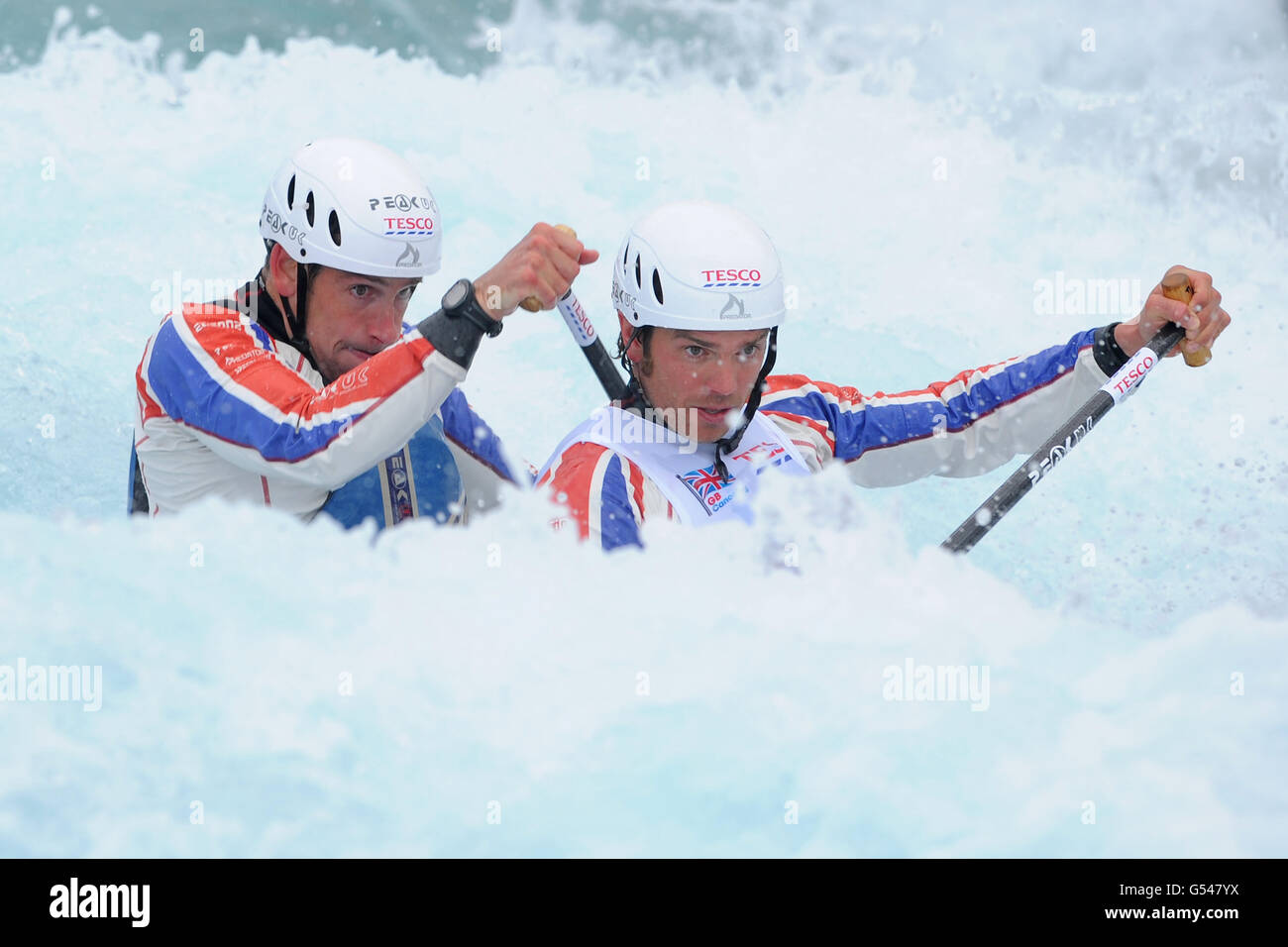 Canoë - Tesco en Slalom Essais de sélection 2012 - Jour trois - Lee Valley White Water Centre Banque D'Images