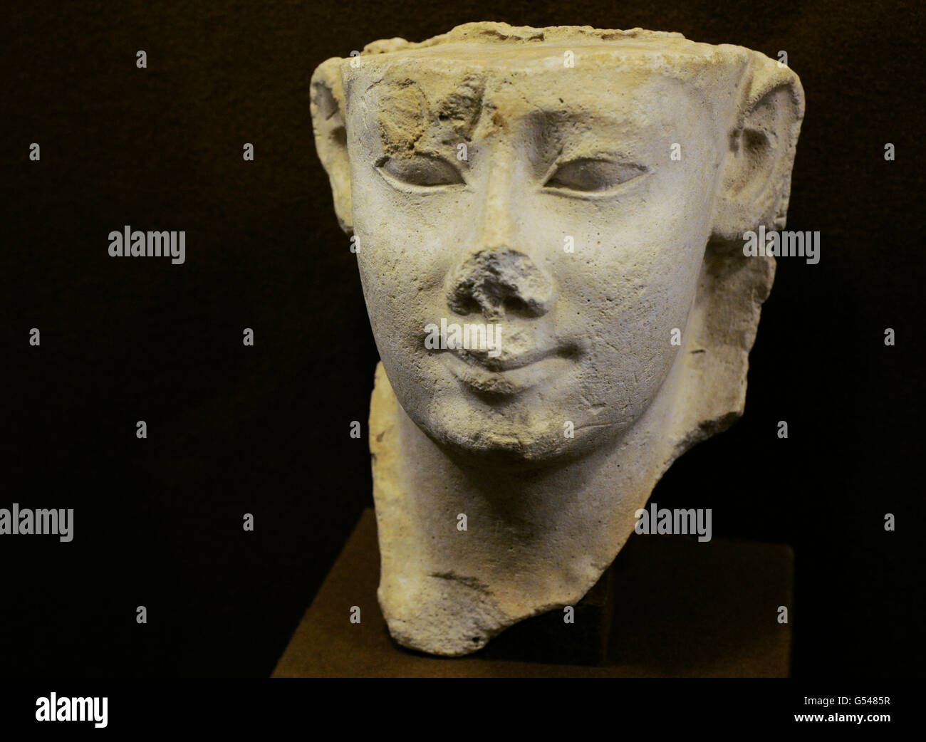 L'Egypte ancienne. Modèle de la tête de Ptolémée II. 285-246. Le plâtre. Le Musée de l'Ermitage. Saint Petersburg. La Russie. Banque D'Images