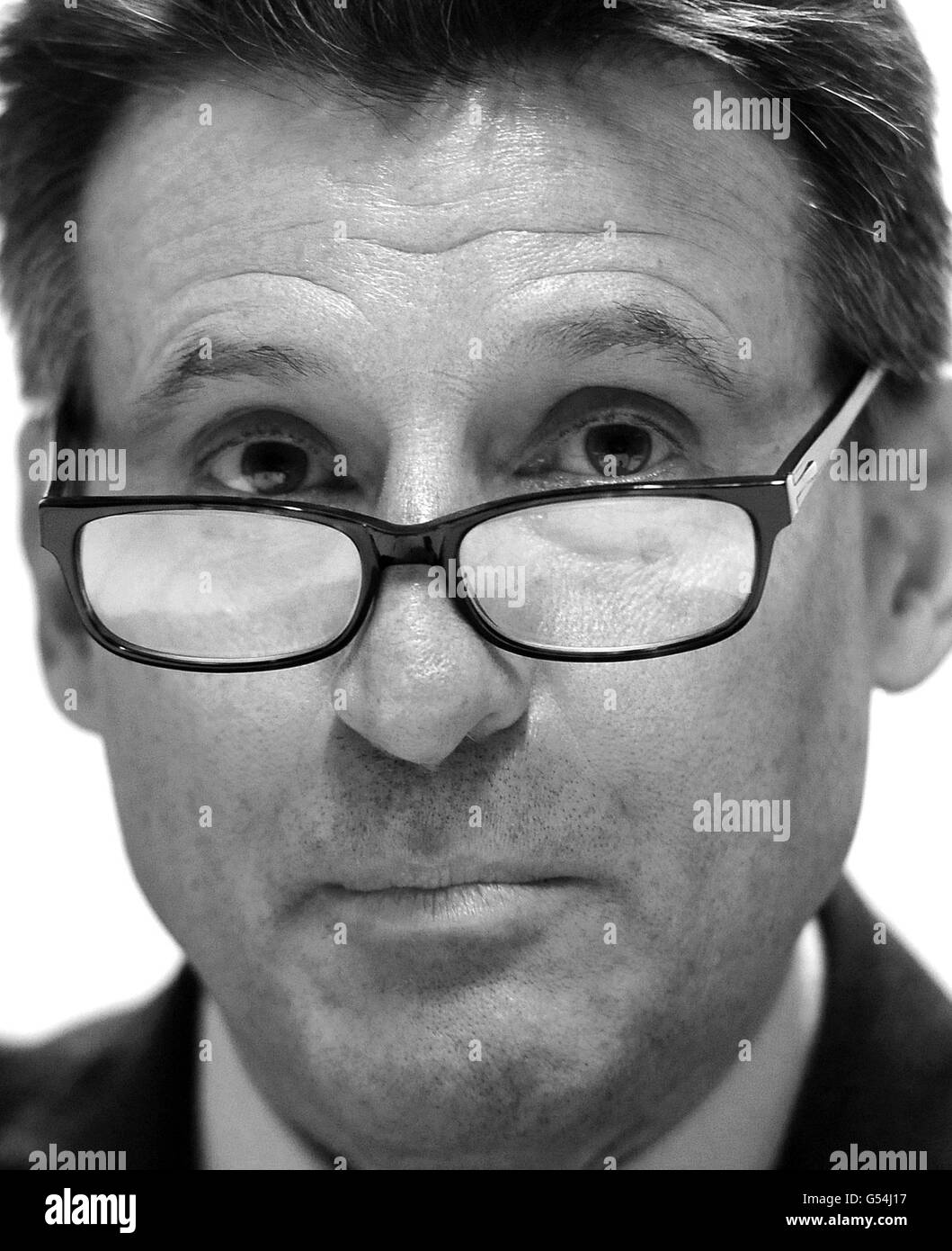 Lord COE prend la parole lors d'une conférence de presse au stade olympique pour faire connaître les championnats d'athlétisme BUCS Visa, un test de Londres 2012, à Londres Banque D'Images